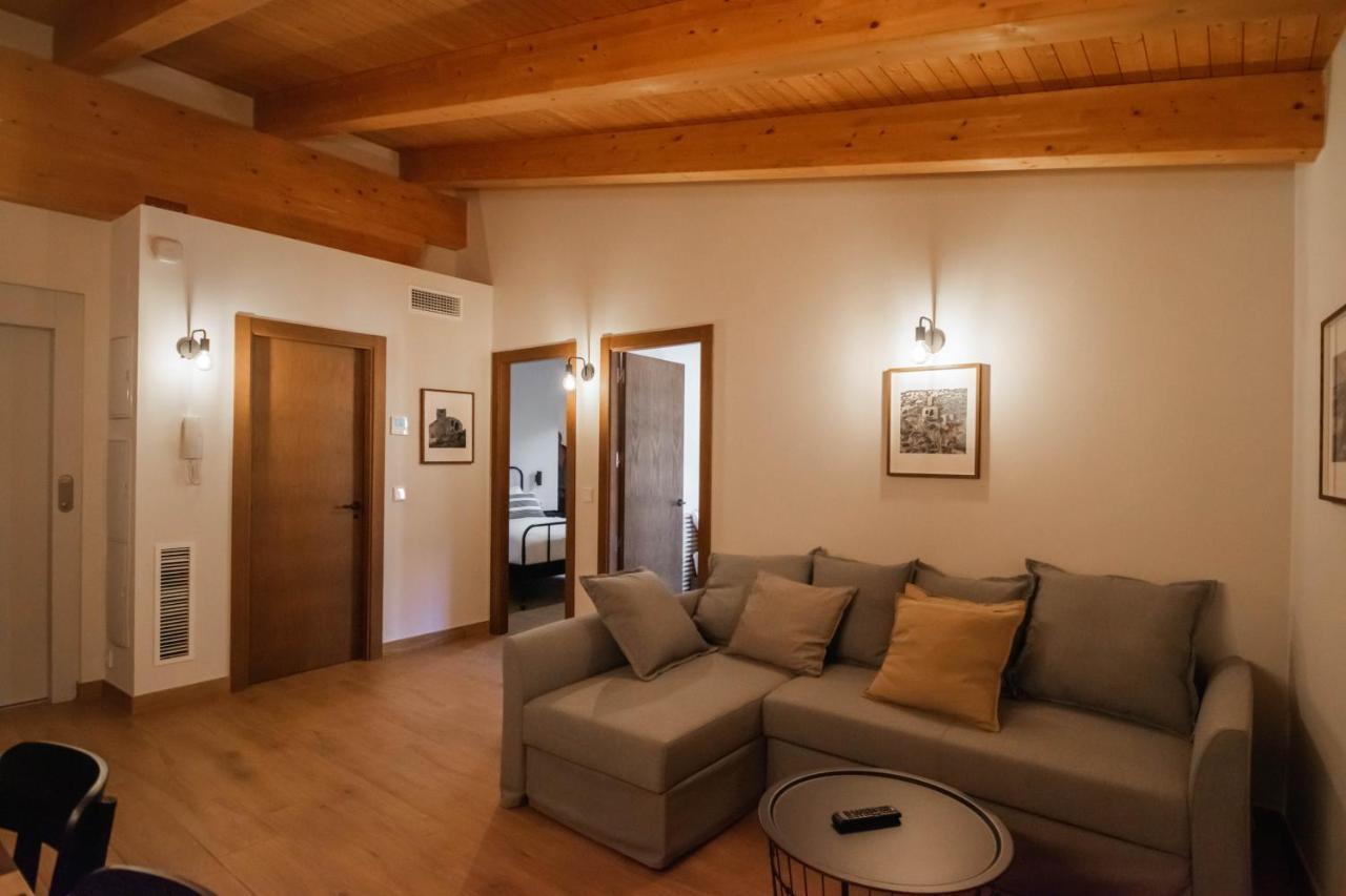 Cal Negret Rural Apartments Alos de Balaguer Exteriör bild